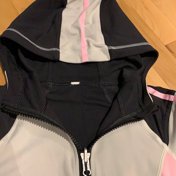 Lululemon Studio Surf Jacket Black/Gray/Pink (Dune/Black/Bleached Coral) -size 8 - Picture 5 of 15